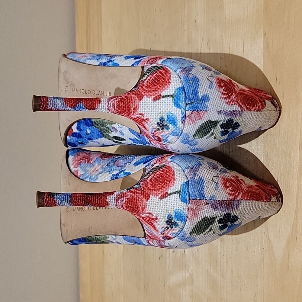 Manolo Blahnik Pointed Toe Floral Canvas Pumps - Picture 12 of 14